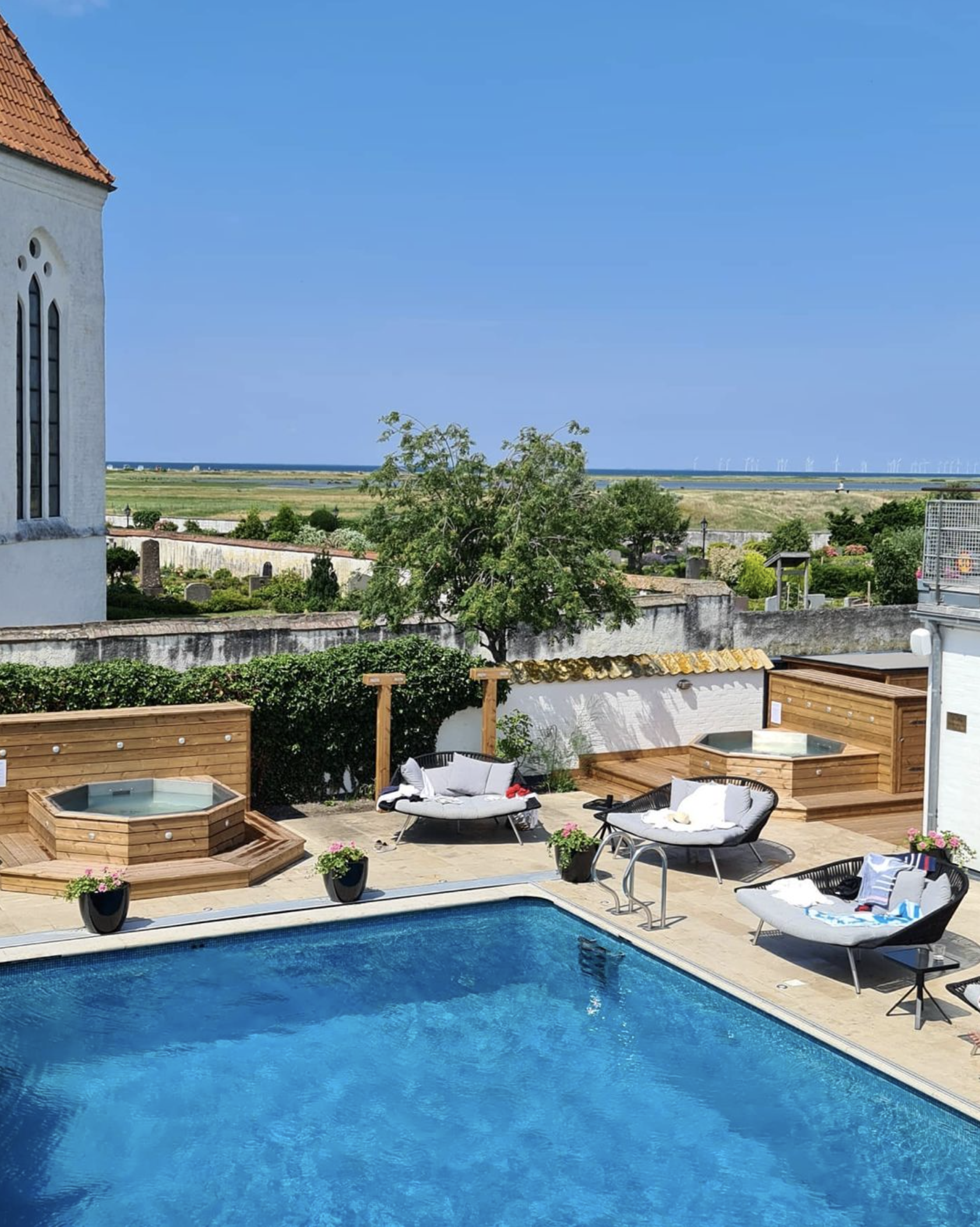 Härlig pool på Hotell Gässlingen