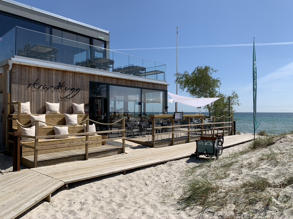 Strandtugg - restaurang och beach club på Kämpingestranden, Höllviken