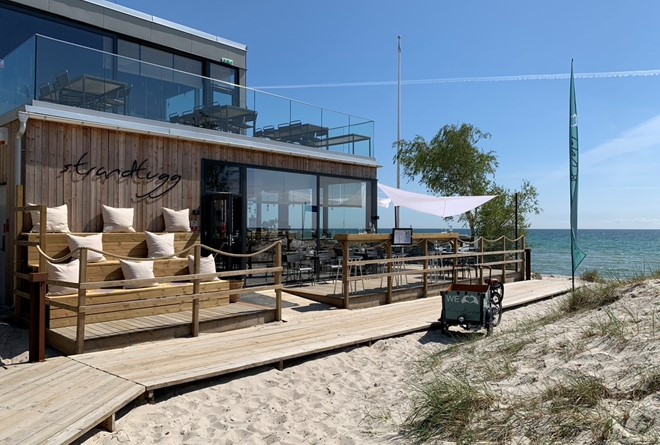 Strandtugg - restaurang och beach club på Kämpingestranden, Höllviken