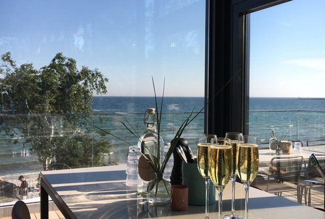 Strandtugg - restaurang i Kämpinge, Höllviken, med oändlig havsutsikt